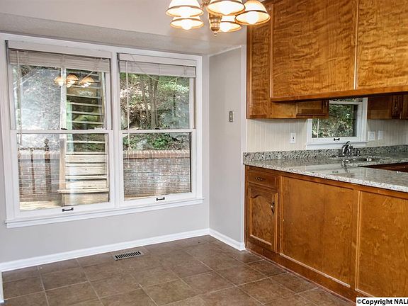 4th image of 1309 Joshua Dr SE