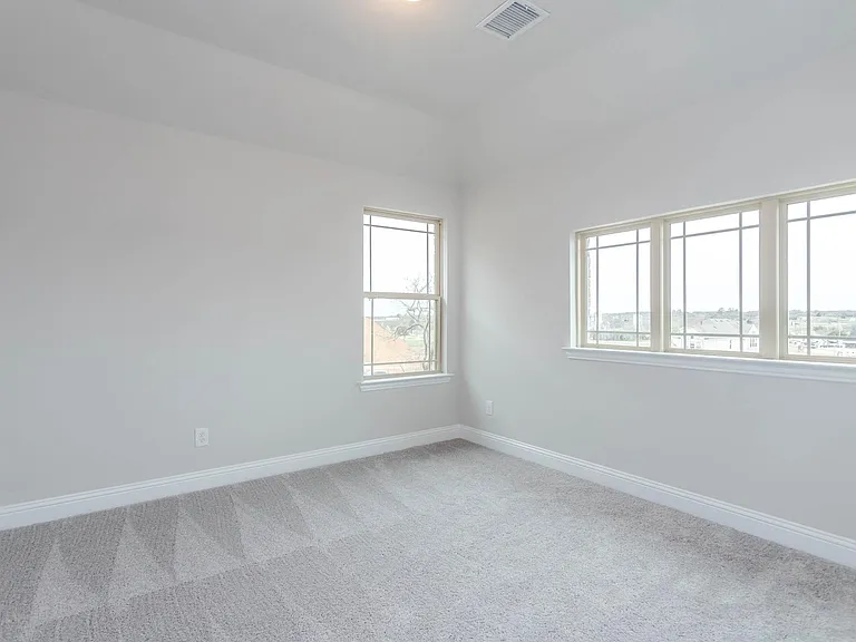 1537 Euclid Aly — Photo 31