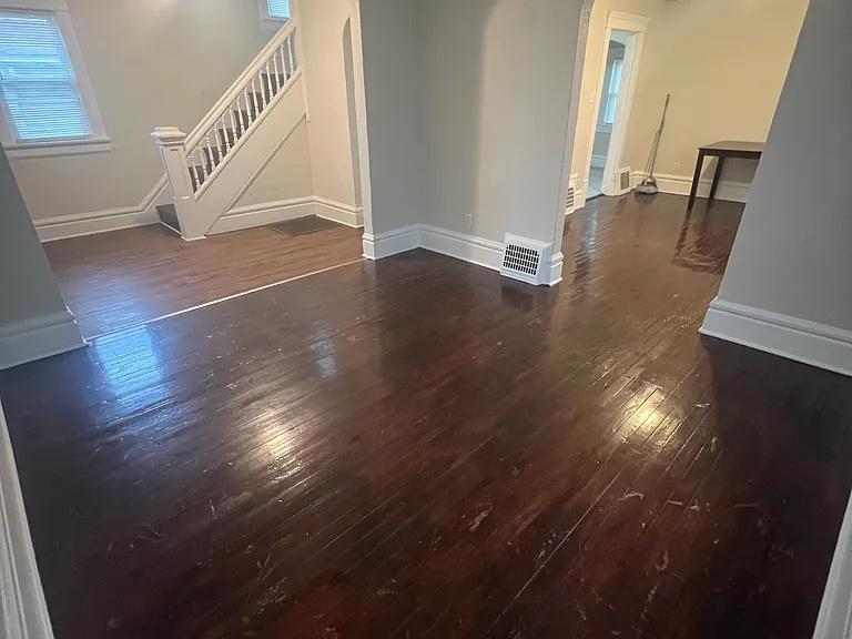 716 Grace Ave — Photo 4