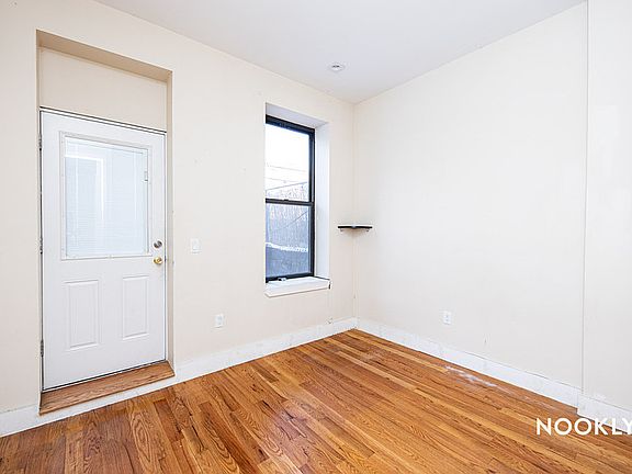4th image of 219 Pulaski St APT 1F