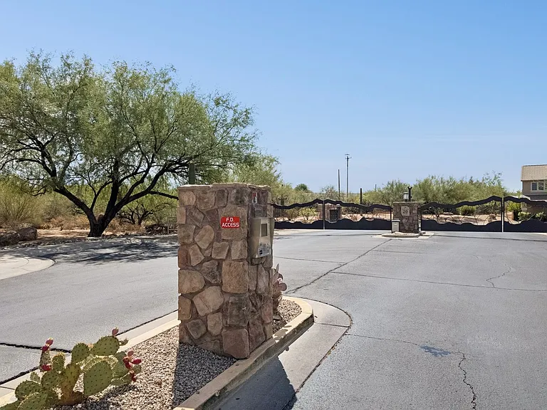 4719 E Amber Sun Dr — Photo 43