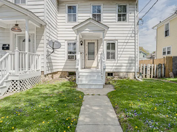 371 Cedar St, Aurora, IL 60506