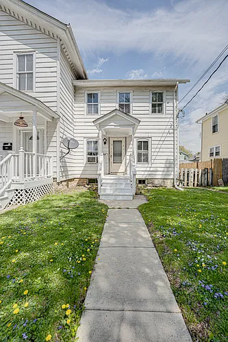 371 Cedar St Photo 1