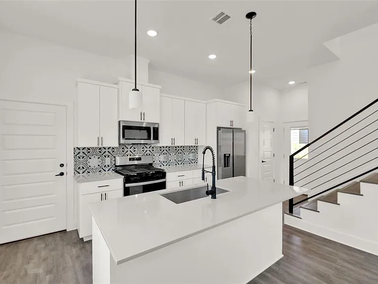 7603 Carver Ave — Photo 25