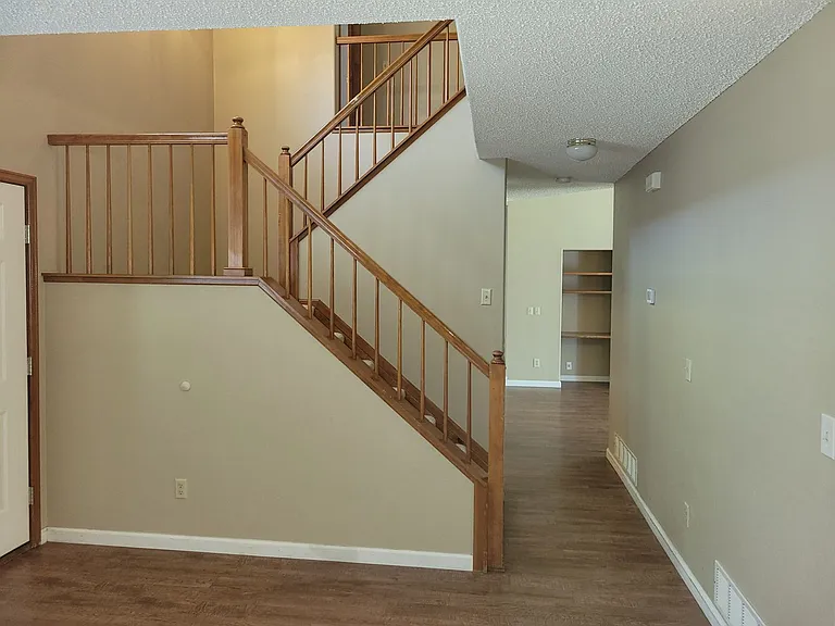 305 Holbrook St — Photo 13
