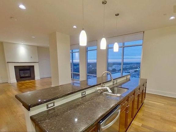 5th image of 8660 Park Ln #1713