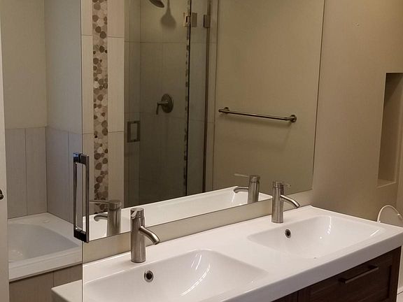 5th image of 825 S Campbell Ave APT 3