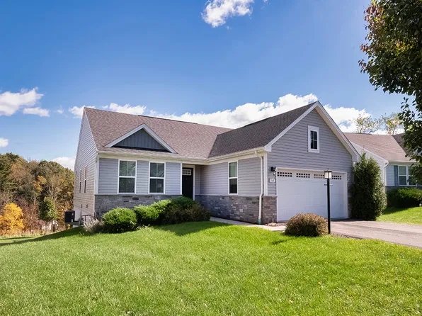 560 Birch Dr, Houston, PA 15342