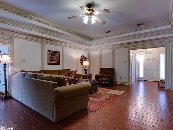 5th image of 605 Brown Dr