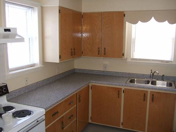 3rd image of 578 Dubuque St #2