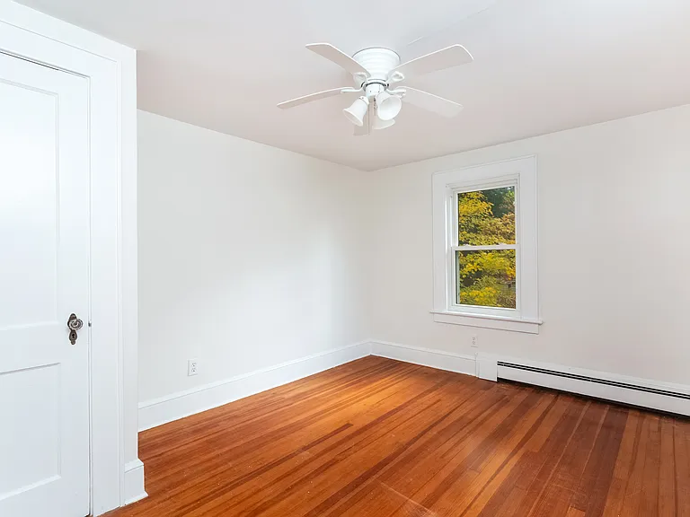 31 Hillandale Rd — Photo 27