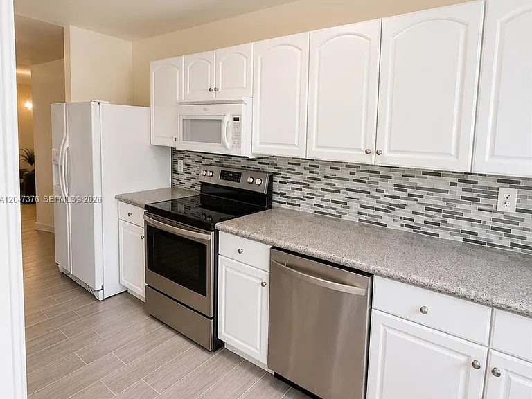 270 E Layne Blvd #110 — Photo 2