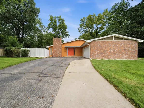 2903 W Kingston Ct, Peoria, IL 61604