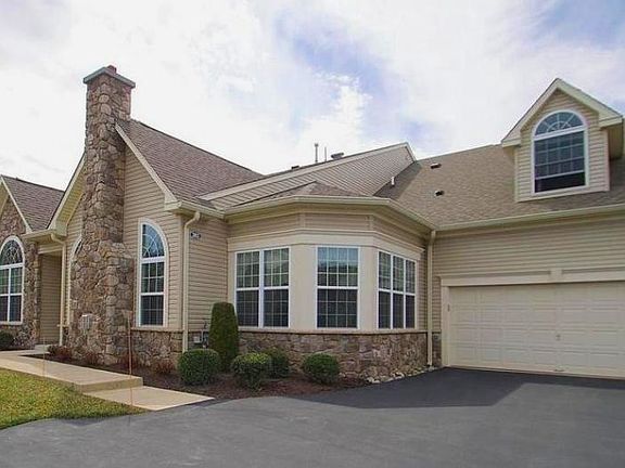 2nd image of 303 Willow Dr