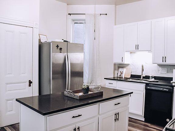 2nd image of 3624 Russell Blvd #1F
