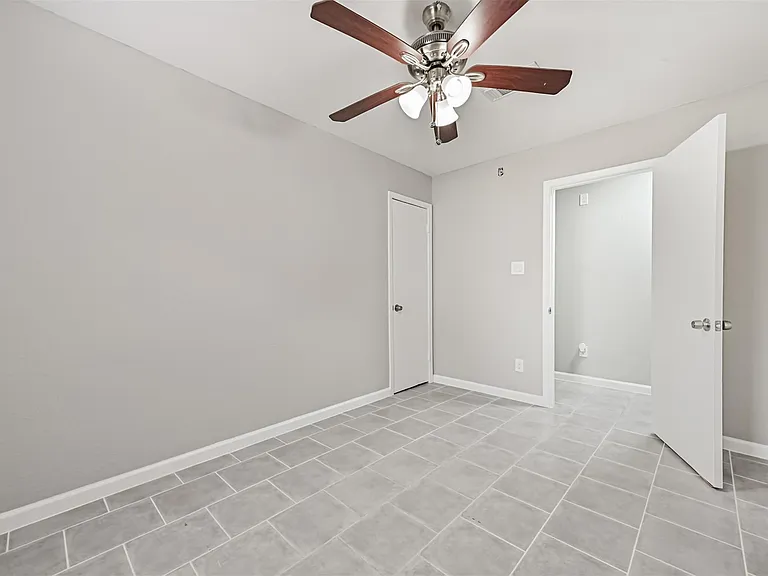 5220 Krueger Dr — Photo 37