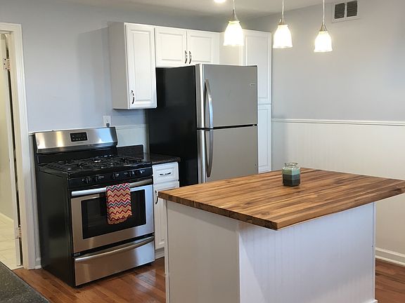 3rd image of 633 Hertel Ave