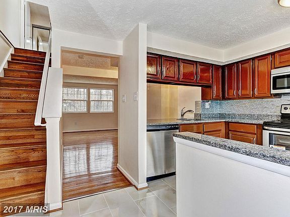 3rd image of 9260 Redbridge Ct