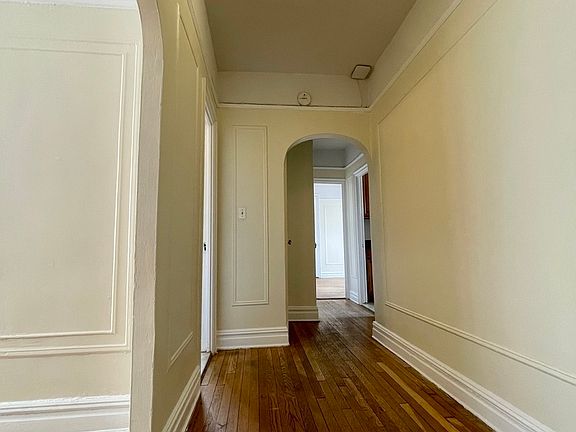 4th image of 2710 Newtown Ave APT 2A