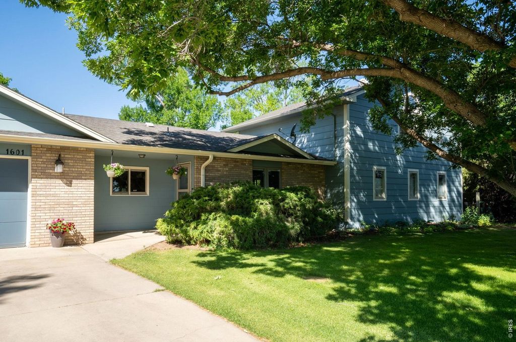 1601 Meadowaire Dr