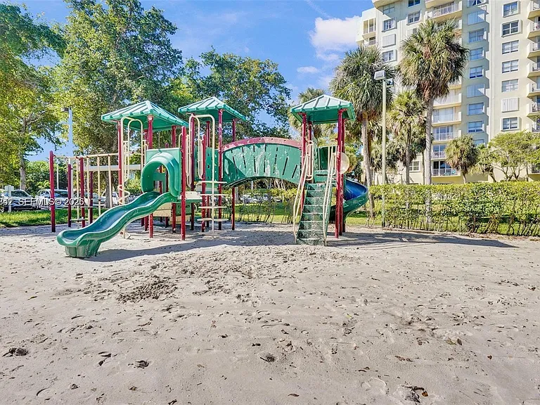 11111 Biscayne Blvd #7E — Photo 9