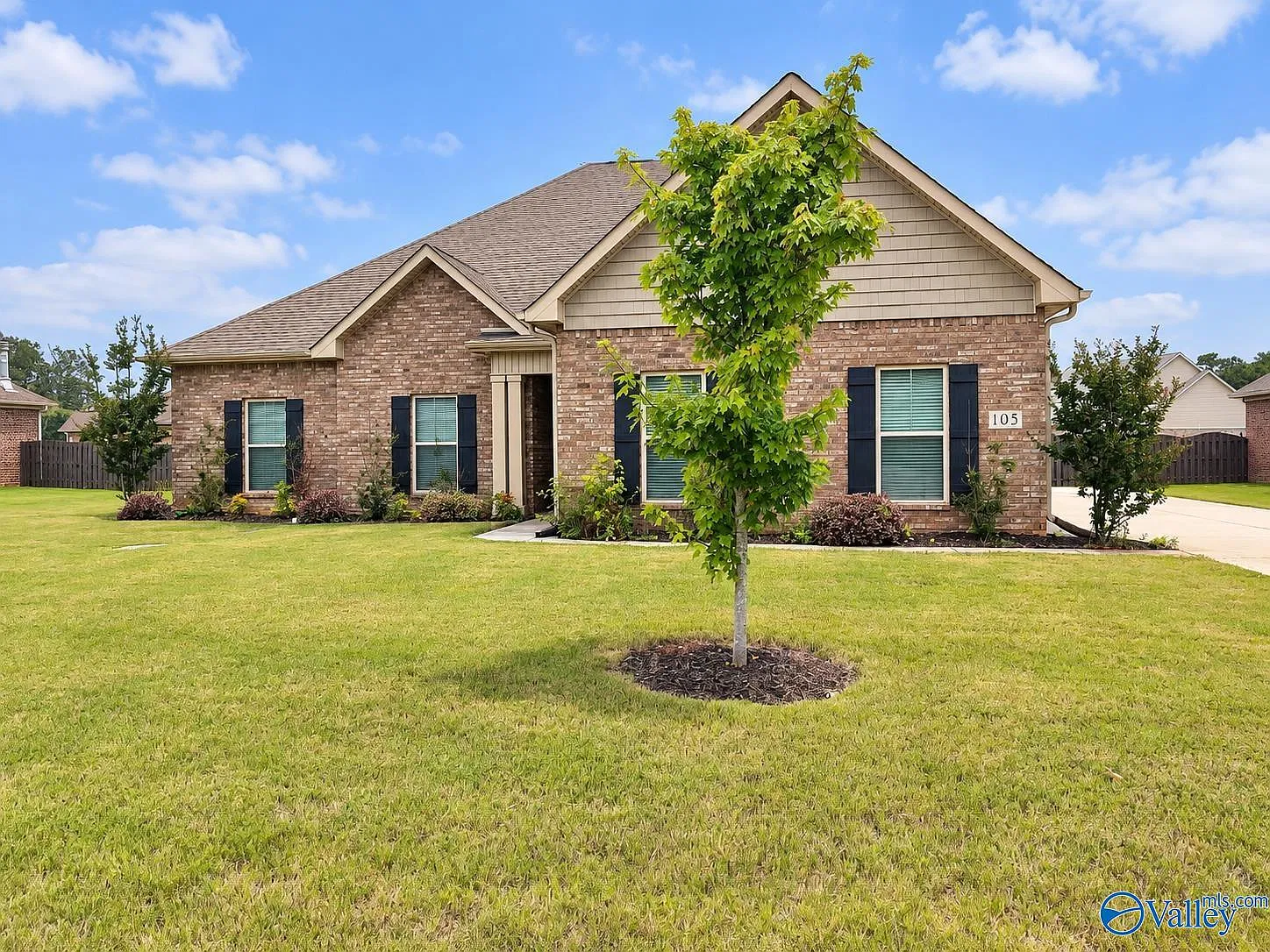 4 bed, 2.0 bath, 2026 sqft, $2,150 — Photo 1