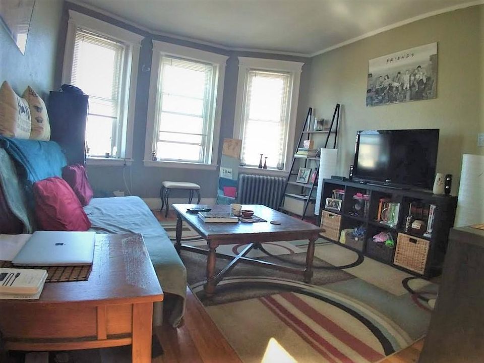 1st image of 1633 Commonwealth Ave APT 17