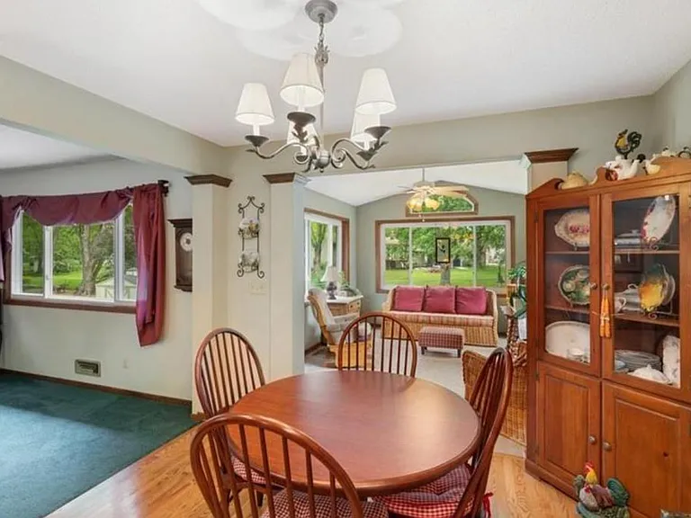 10414 Valley Forge Ln N — Photo 12