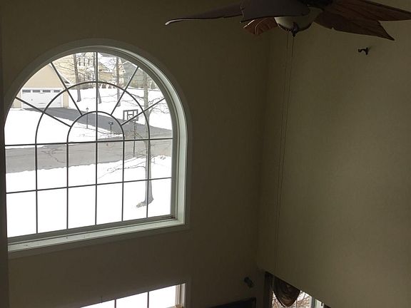 5th image of 12 Wyndham Way
