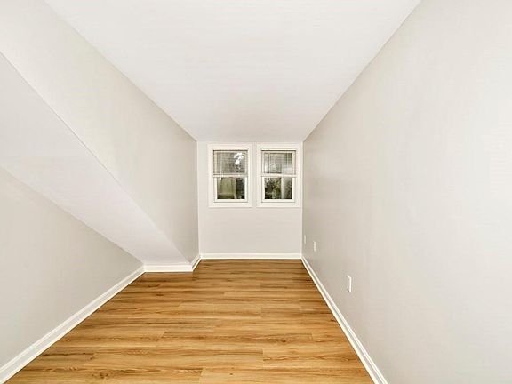 3rd image of 21 Park St #L