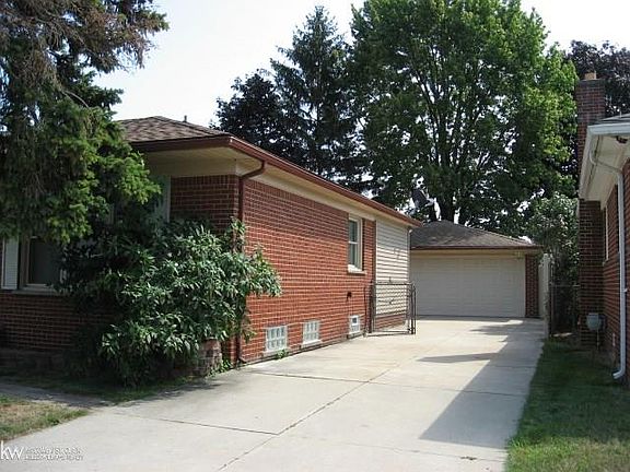 2nd image of 11158 Lillian Ave