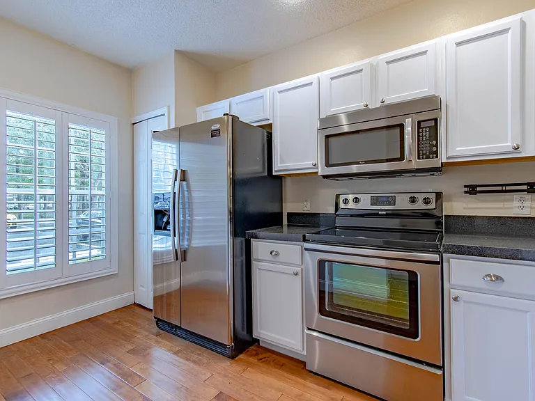 8639 Hunters Key Cir — Photo 5