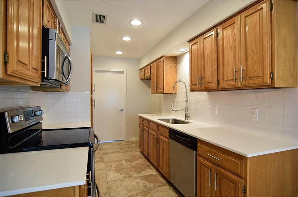 1st image of 2204 W Park Blvd APT 2304