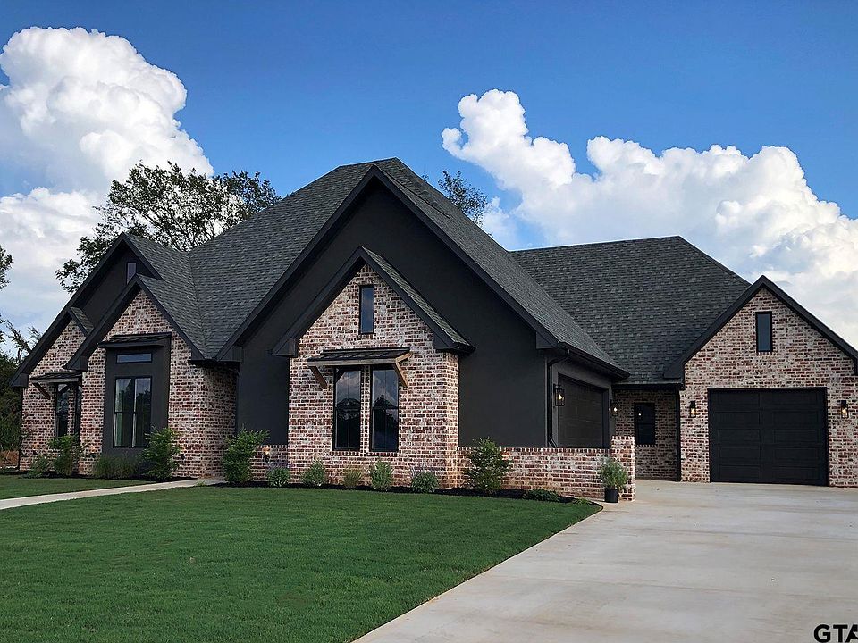 1st image of 320 Heritage Way