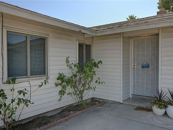 5th image of 4445 Peterson Dr