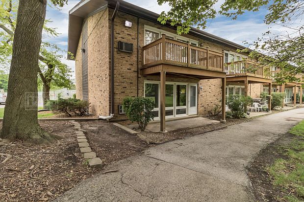 1st image of 4439 Arbor Cir APT 1
