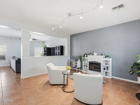 887 W Vuelta Granadina, Sahuarita, AZ 85629