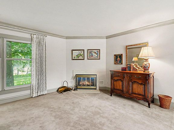 4th image of 7017 Valley View Rd