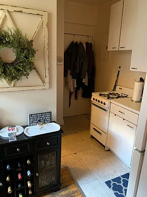 Rented by Mdays Realty | media 27