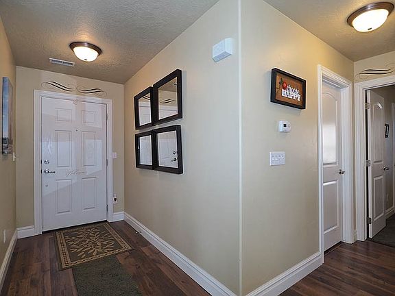 4th image of 266 W Kestrel Dr