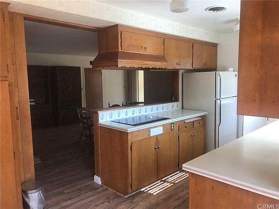 3rd image of 1520 Melody Ln