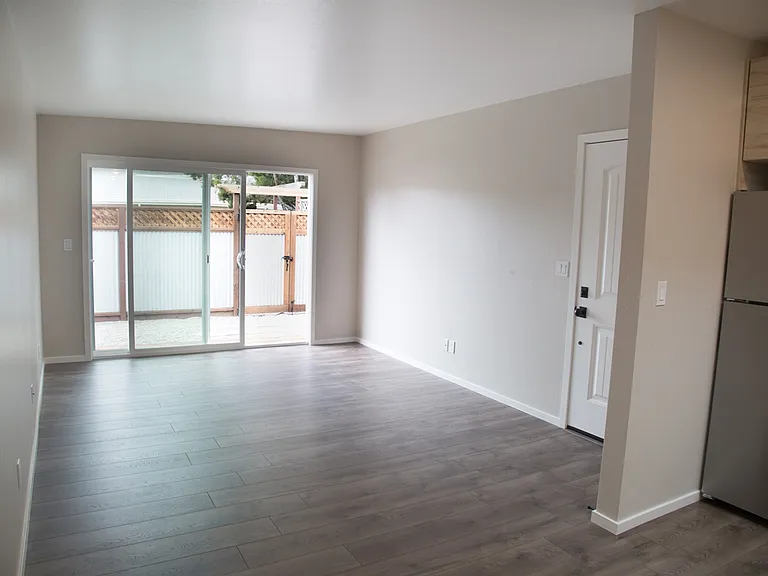2811 Center St #B — Photo 3