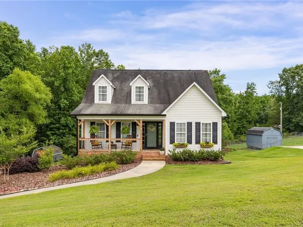 1131 Crescent Ct, Winston Salem, NC 27127