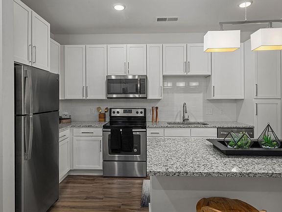 4th image of 800 Finsbury St #2-2109