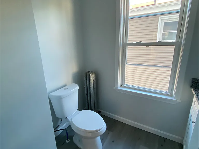 25 Pembroke Ave #2 — Photo 3