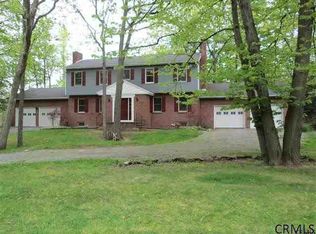5 Giles Rd, Feura Bush, NY 12067