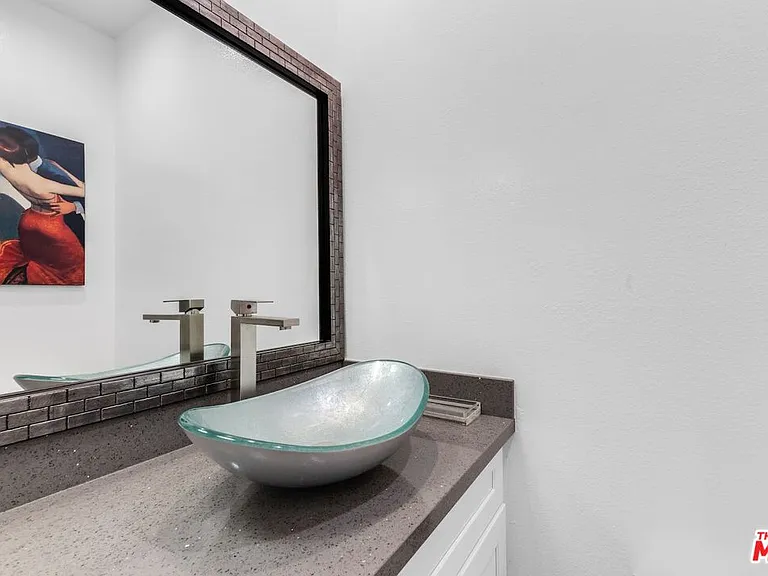 1727 S Bentley Ave #209 — Photo 18
