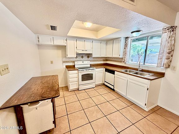 3rd image of 525 E JUDI Drive