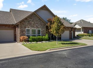 4606 S Royal Dublin Ln, Broken Arrow, OK 74011