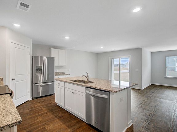 2nd image of 405 Brooks Dr